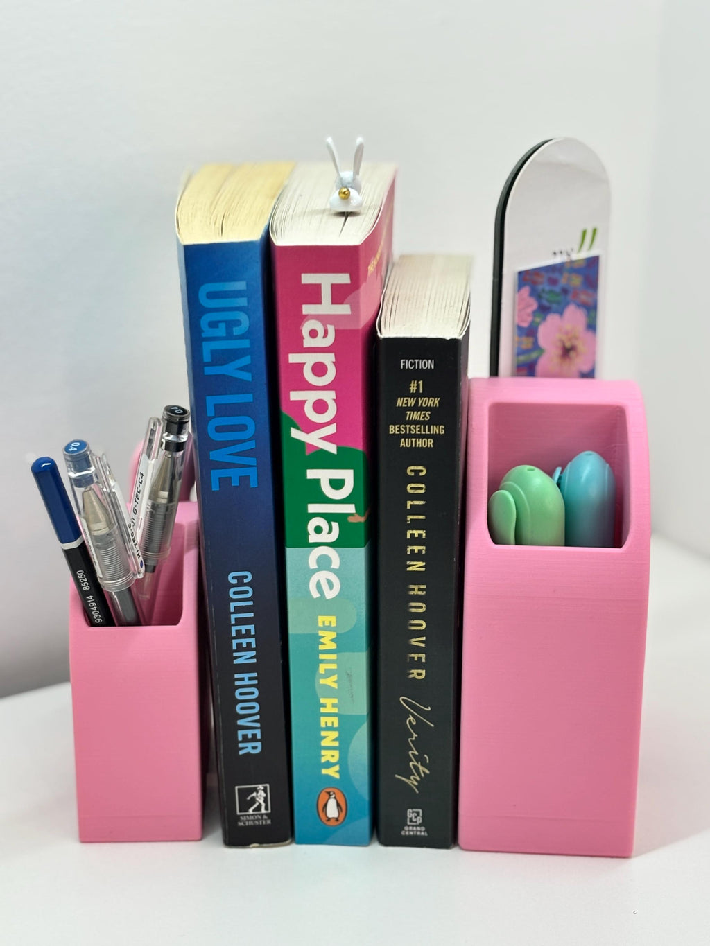 Rainbow Bookend with Hidden Storage – Colorful 3D Printed Shelf Organizer