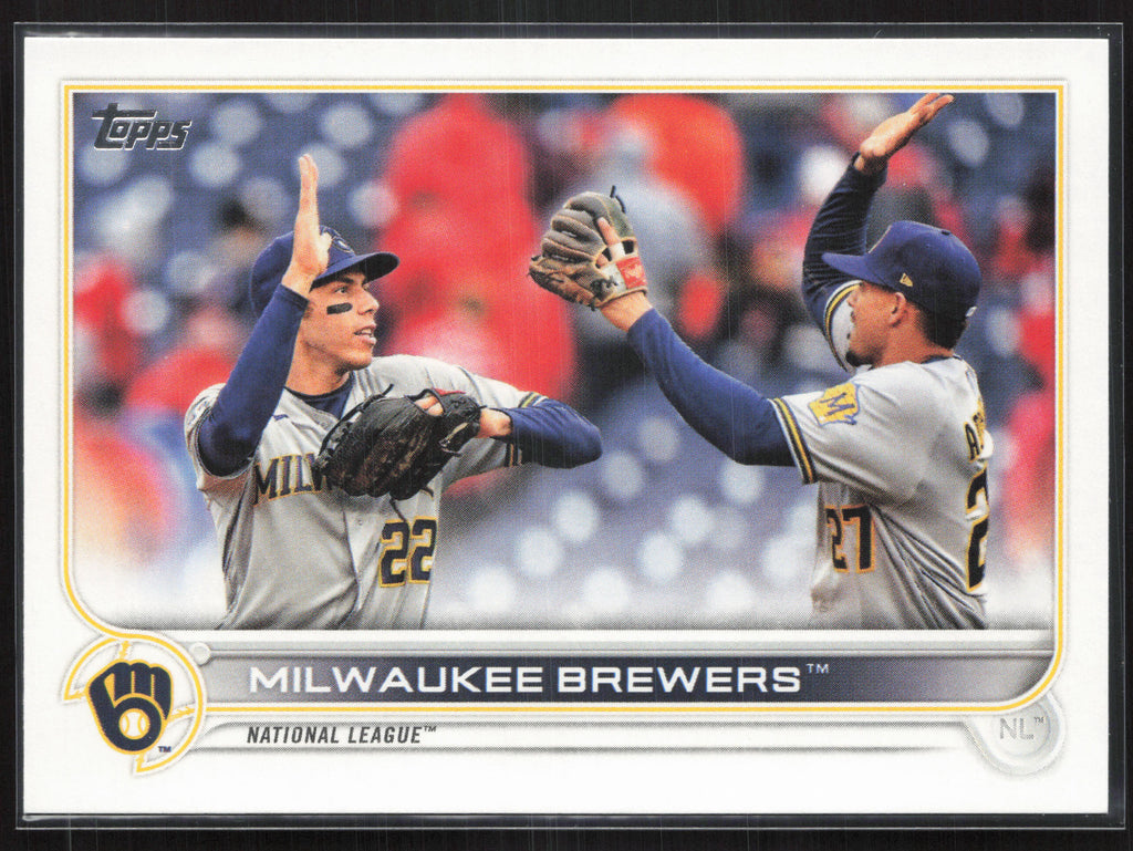 2022 Topps #597 Milwaukee Brewers