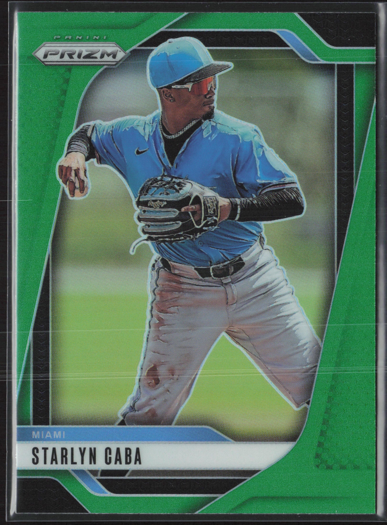 2025 Panini Prizm #19 Starlyn Caba Green Prizms