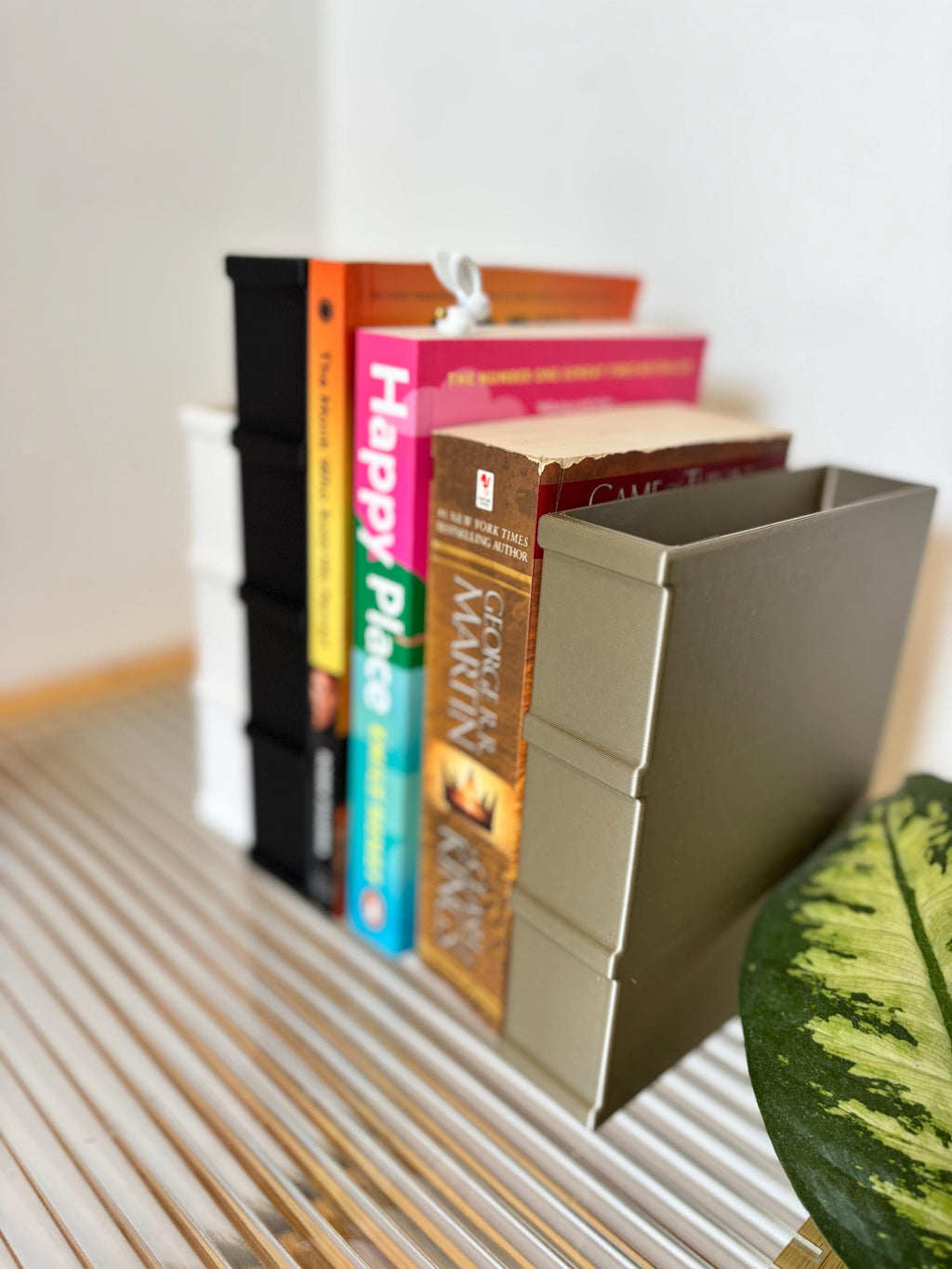 Bookend Planter Set – 3D Printed Book-Shaped Planters with Water Reservoir