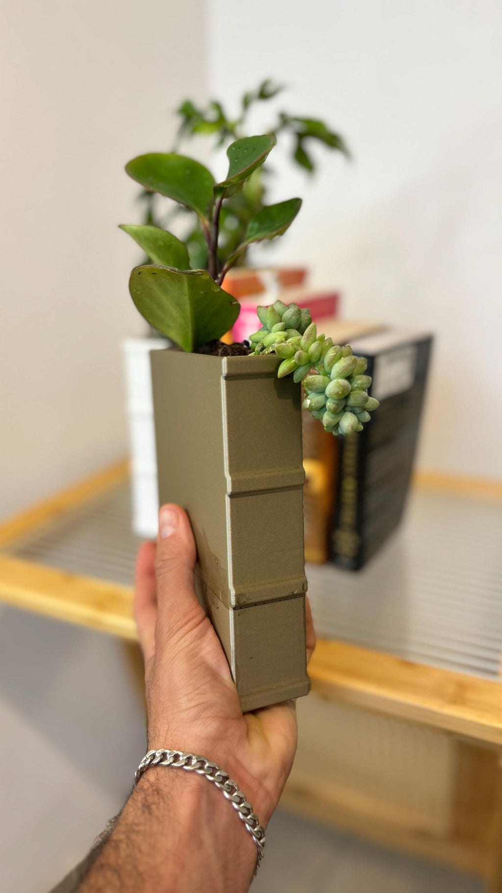 Bookend Planter Set – 3D Printed Book-Shaped Planters with Water Reservoir