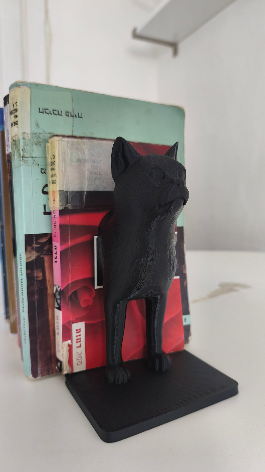 Cat Bookend – 3D Printed Two-Piece Cat Bookends | Modern Animal Lover Shelf Décor | Perfect Gift for Cat Owners and Readers