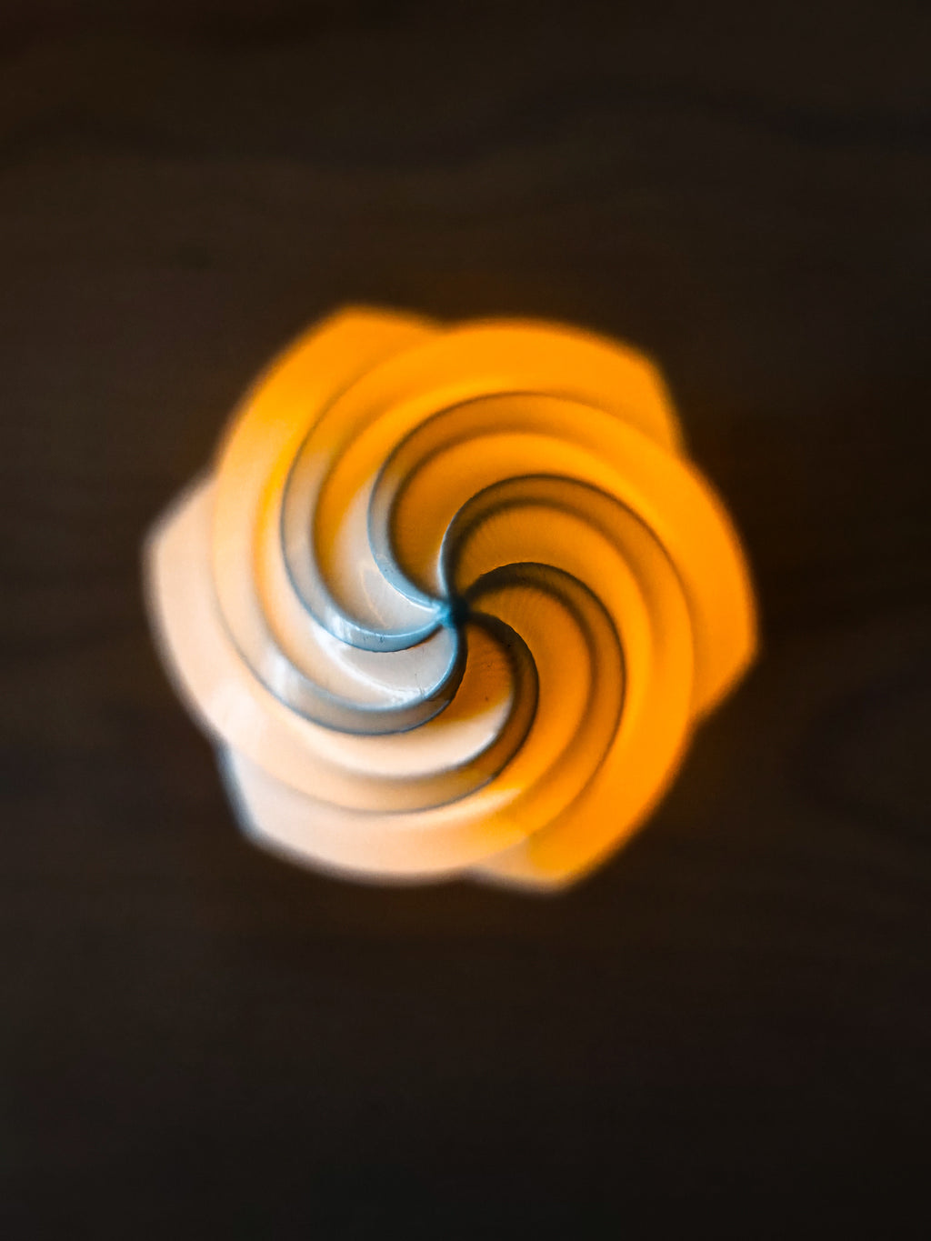 🎄 Kiki – Candlelit Christmas Tree