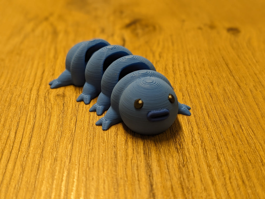 🪱 Tardigrade – Articulated Figure Keychain