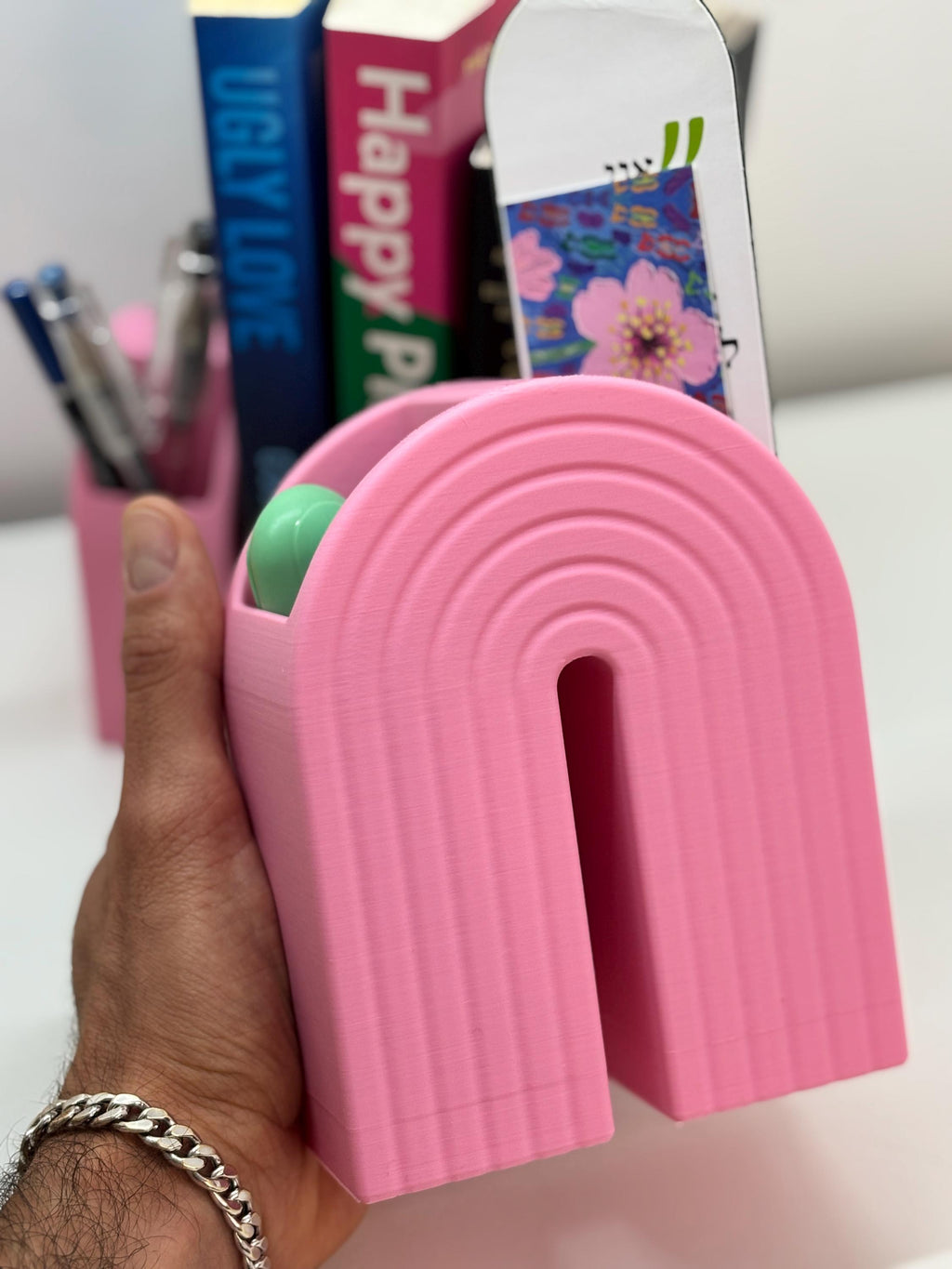 Rainbow Bookend with Hidden Storage – Colorful 3D Printed Shelf Organizer
